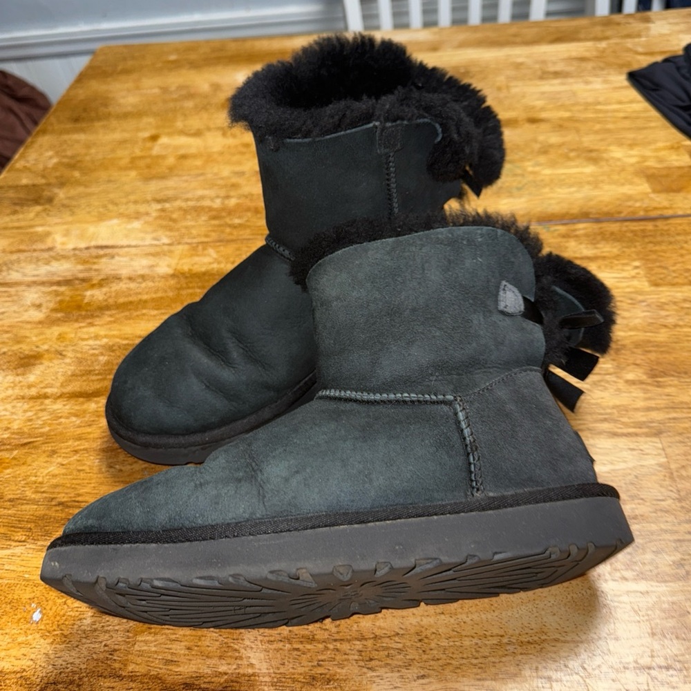 UGG Mini Bailey Bow II Boots for Women, Size 8 - Black